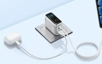 Anker Smart Display B121B Hadir, Charger AI 100W dengan Screen Pemantau Langsung