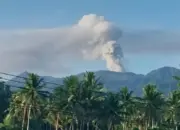 Gunung Dukono Kembali Erupsi, Kolom Abu Capai 1 Km, Warga Diminta Waspada