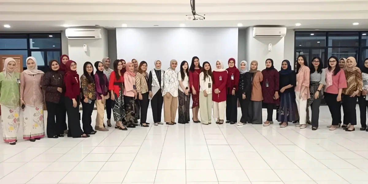 BRI Branch Office Kramat Rayakan Hari Kartini, Karyawan Tampil dengan Busana Nusantara