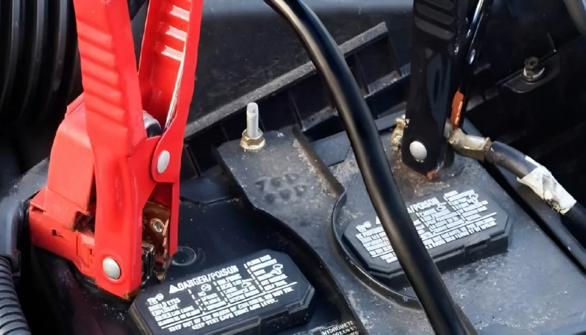 Berapa Durasi Pengisian Aki Mobil yang Ideal? Ini Penjelasannya