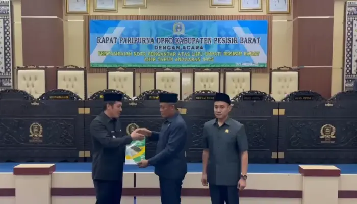 Rapor Hijau Pesisir Barat: Bupati Dedi Irawan Paparkan Capaian Gemilang LKPJ 2025