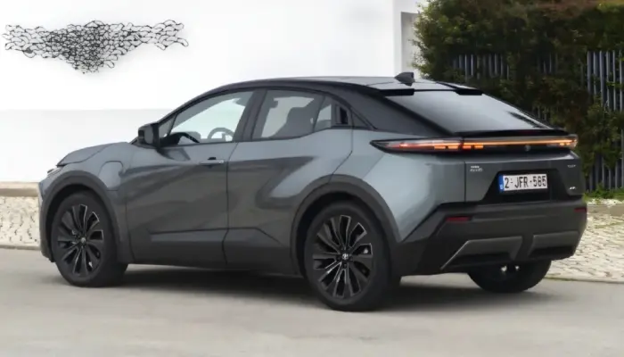 Toyota C-HR+ Resmi Meluncur, SUV Listrik dengan Jarak Tempuh Terjauh