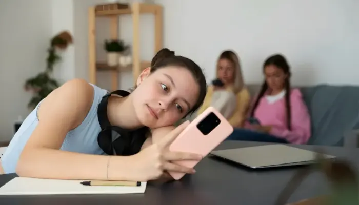 Gen Z dan Tekanan Mental di Era Digital: Memahami 8 “Penyakit” Modern