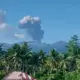 Gunung Dukono Erupsi, Kolom Abu Capai 900 Meter, Warga Diminta Waspada