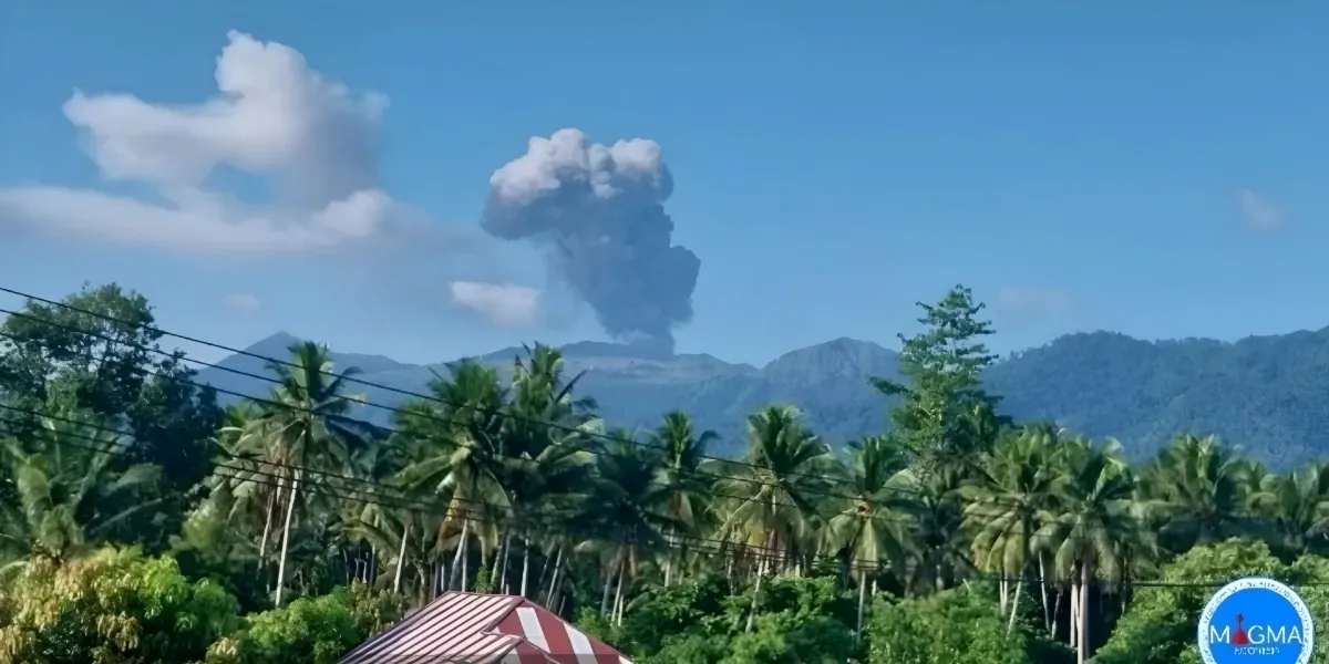 Erupsi Gunung Dukono, Kolom Abu Capai 900 Meter, Warga Diminta Waspada