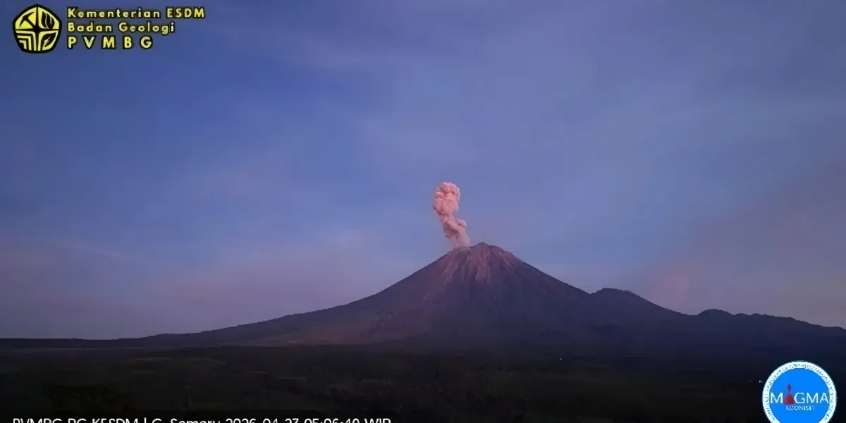 Erupsi Gunung Semeru 23 April 2026 Kolom Abu Setinggi 1 Km Warga Diminta Siaga