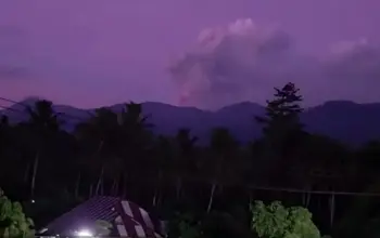 Gunung Dukono Erupsi Hari Ini, Kolom Abu Tembus 900 Meter, Warga Diminta Siaga