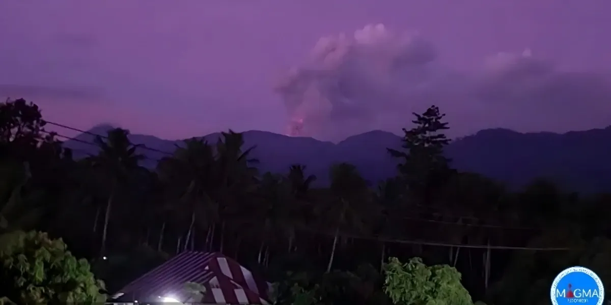 Gunung Dukono Erupsi Hari Ini, Kolom Abu Tembus 900 Meter, Warga Diminta Siaga