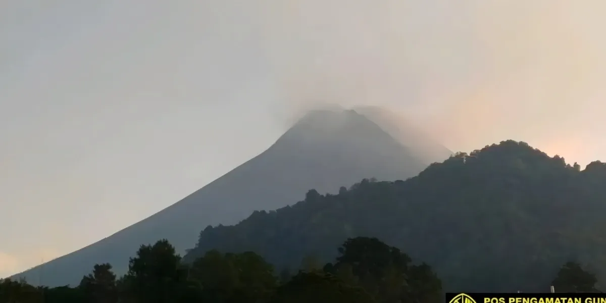 Gunung Merapi Kembali Aktif, 17 Kali Guguran Lava Terekam Hari Ini, Warga Diminta Waspada