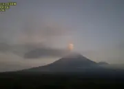 Gunung Semeru Erupsi, Kolom Abu Capai 700 Meter, Warga Diminta Waspada