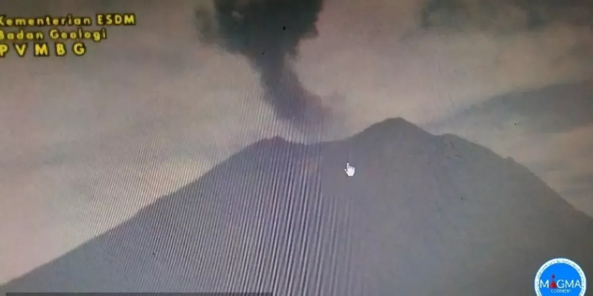 Gunung Semeru Meletus Subuh Hari, Abu Vulkanik Membumbung 800 Meter