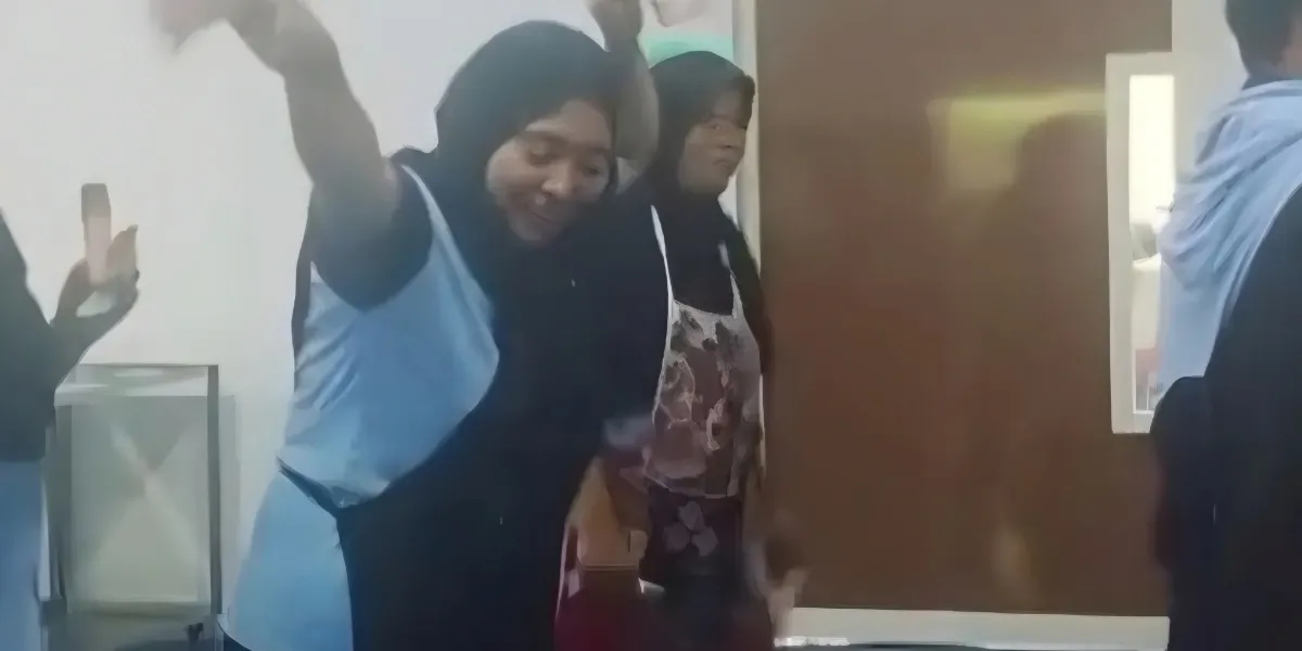 Heboh Pegawai Dapur MBG di Sumenep Joget Sambil Disawer Uang Ini Klarifikasi Pihak Terkait