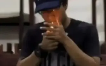 Heboh Sosok Diduga Sudarno Tim Ahli Gubernur Kaltim Terekam Merokok Saat Acara Gratispol