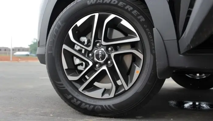 Cara Rotasi Ban Mobil yang Benar untuk Menjaga Performa dan Umur Pakai Ban