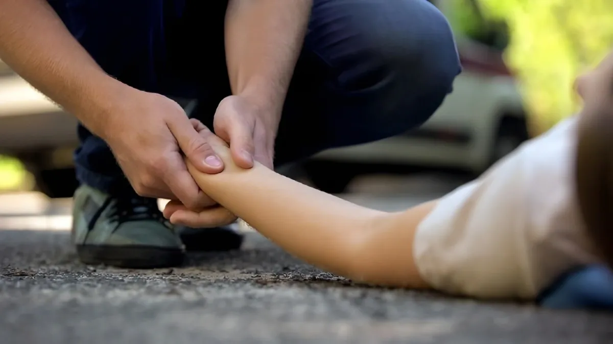 Kecelakaan Mengerikan di Bogor, Pemotor dan Penumpang Tewas Usai Disundul Brio dan Tertabrak Pikap