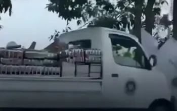 Kendaraan Program Makan Bergizi Gratis di Bojonegoro Terguling Muatan, Ompreng Berhamburan