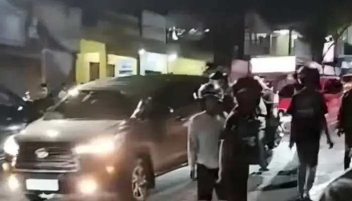 Kecelakaan di Jembatan Tol Kedungmundu Picu Kemacetan, Warga Sempat Berkerumun