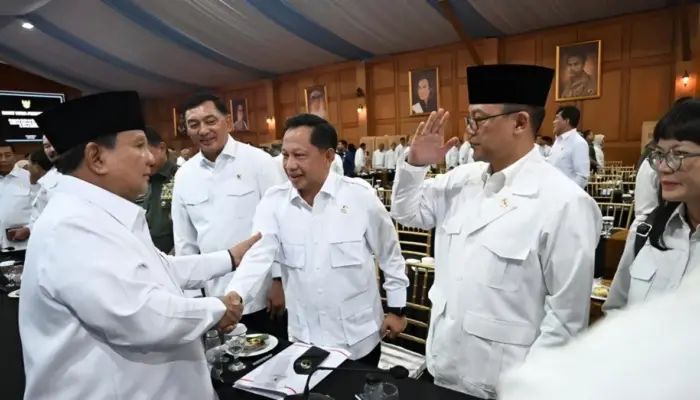 Mendagri Tito Karnavian Hadiri Rapat Kerja Pemerintah di Istana Bersama Presiden Prabowo