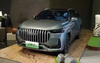 EV vs PHEV: Kelebihan, Kekurangan, dan Mana yang Paling Realistis untuk Indonesia 4 Mobil EV vs PHEV: Kelebihan, Kekurangan, dan Mana yang Paling Realistis