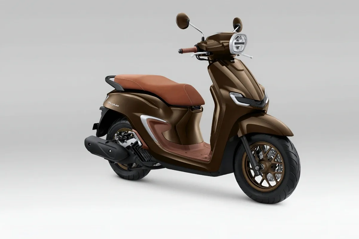 New Honda Stylo 160 Hadir dengan Warna Burgundy, Skutik Retro Mewah Dibanderol Rp29 Jutaan