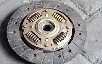 Catat! Ini Peran Penting Per Kampas Kopling pada Mobil Manual 3 Penting Diketahui! Peran Kampas Kopling dalam Performa Mobil Manual