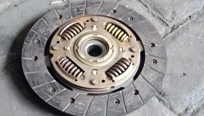 Catat! Ini Peran Penting Per Kampas Kopling pada Mobil Manual