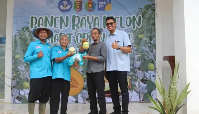 Polinela Ikuti Panen Raya Melon, Kolaborasi Vokasi Lampung Dorong Siswa Siap Masuk Dunia Kerja