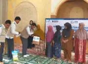 Semangat Kartini Srikandi PLN UP3 Tanjungkarang Bersama YBM Bantu Korban Banjir Garuntang