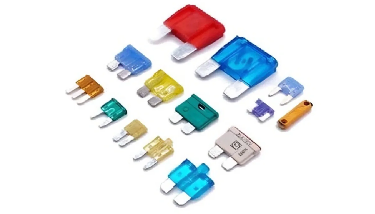 Sering Putus Tanpa Sebab? Ini Penyebab Sekring Lampu Mobil Bermasalah