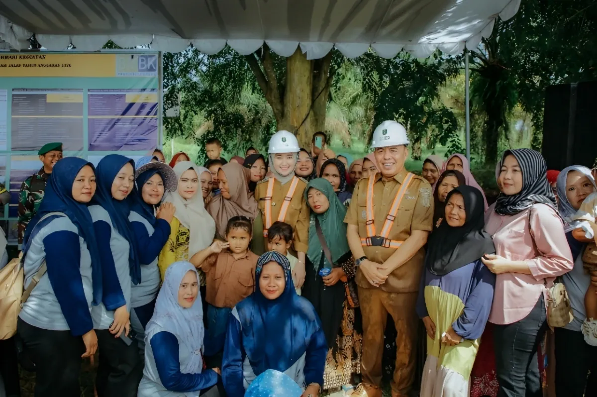 Setelah 30 Tahun Menunggu, Warga Transmigran Tulang Bawang Akhirnya Nikmati Jalan Baru dari Pemprov Lampung