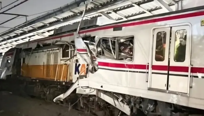 Tabrakan KRL dan KA Argo Bromo Anggrek di Bekasi Timur, Gerbong Penumpang Rusak Parah