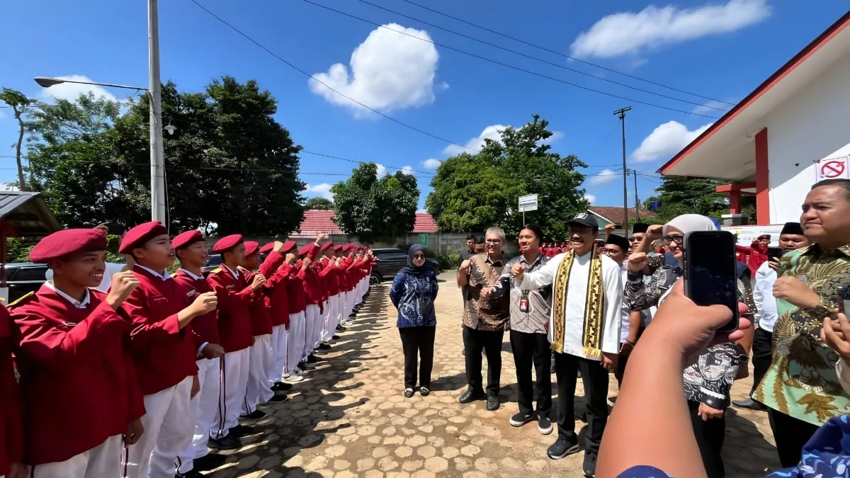 Tinjau Sekolah Rakyat di Lampung Mensos Sebut Proses Belajar Berjalan Baik