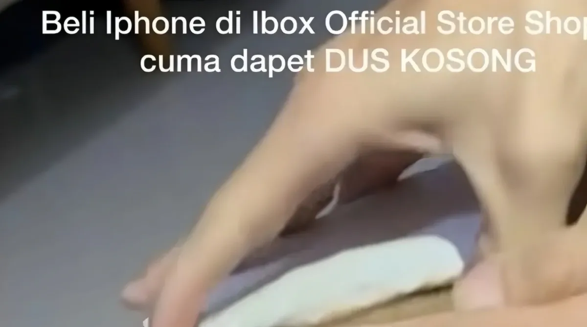 Viral Penipuan iPhone Online Paket Tiba Rusak dan Kosong