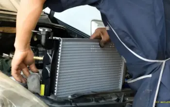 Flushing Radiator: Perawatan Penting yang Sering Diabaikan Namun Krusial untuk Mesin Mobil 4 Bongkar Mitos Flushing Radiator, Ternyata Masih Penting untuk Mobil Modern