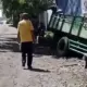 Dump Truck Nyungsep di Sidoarjo, Hantam Bengkel dan Tembok Pabrik di Bringinbendo