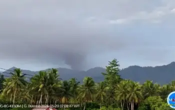 Erupsi Gunung Dukono Masih Berlangsung, Abu Terbang ke Wilayah Utara