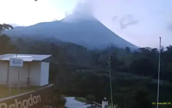 Gunung Merapi Kembali Aktif, Guguran Lava Capai 1,7 Km, Ancaman Awan Panas Mengintai