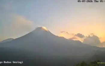Gunung Merapi Kembali Aktif Lava Pijar Mengalir hingga 2 Kilometer