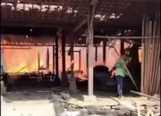 Diduga Akibat Magicom Menyala, Kebakaran Hebat Hanguskan Dua Rumah di Bancak Semarang 15 Heboh Kebakaran di Bancak Semarang, Dua Rumah Habis Terbakar Diduga Akibat Magicom