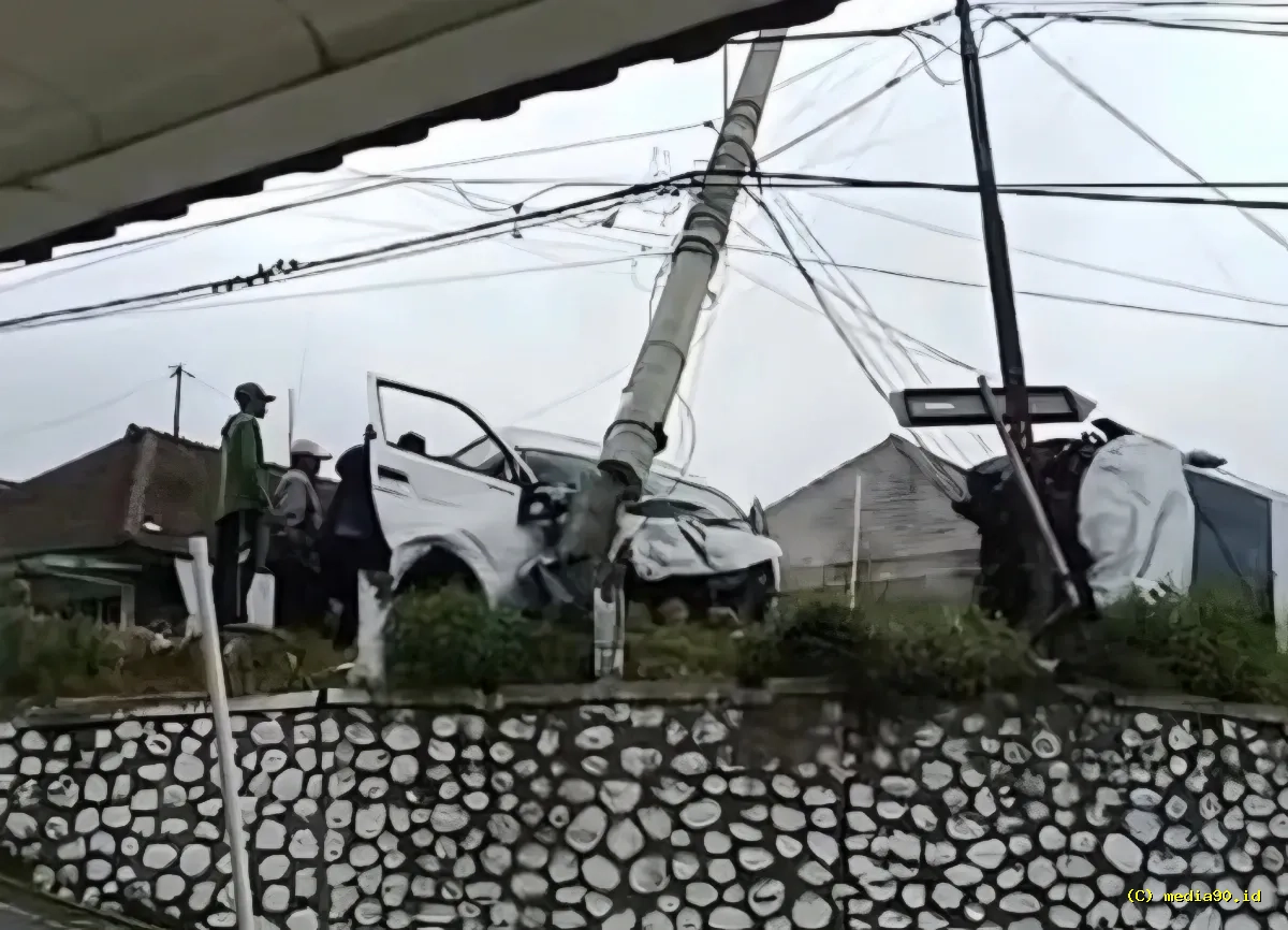 Jalur Ngadas Bromo Memanas, Kecelakaan Beruntun Diduga Akibat Rem Blong Hiace