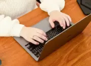 Laptop Cepat Kehabisan Daya? Cek Kondisi Baterainya dengan Cara Ini
