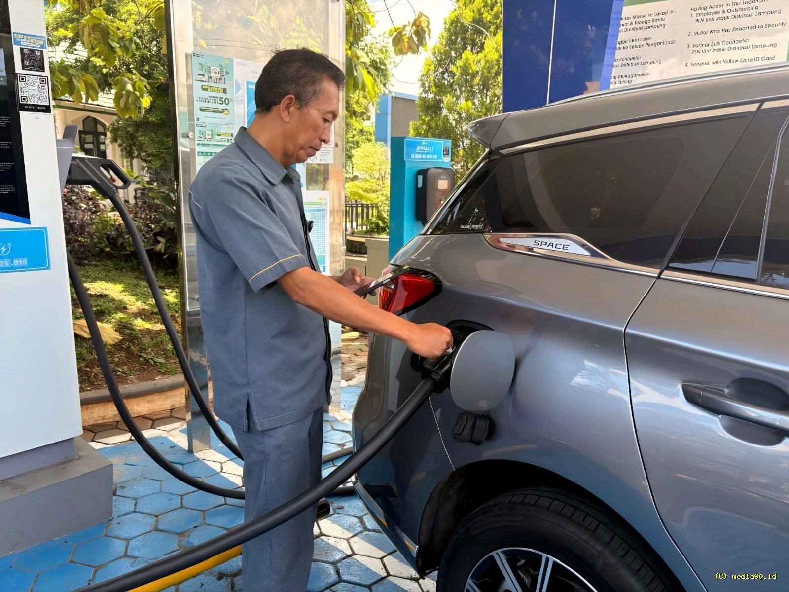 PLN Lampung Tingkatkan Efisiensi Operasional Lewat Transisi Kendaraan Listrik