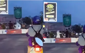 Pasangan Ini Gelar Foto Prewedding di Perlintasan Kereta Hasilnya Bikin Heboh