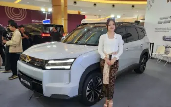 Pengiriman Wuling Eksion ke Konsumen Dimulai, Egy Maulana Vikri Tunjukkan Ketertarikan