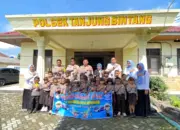 Siswa TK Dharma Wanita Wonodadi Kunjungi Polsek Tanjung Bintang, Kenali Tugas Polisi Sejak Dini