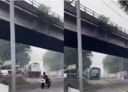 Tak Peduli Bahaya Pengendara Terobos Palang Kereta Cimindi Cimahi Jadi Perbincangan