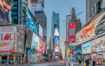 Teknologi Terintegrasi Videotron, CCTV, dan Interactive Display untuk Dunia Usaha
