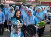 Tingkatkan Layanan Kesehatan, Eva Dwiana Bagikan 31 Kendaraan untuk Puskesmas