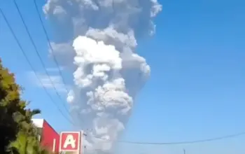 Erupsi Gunung Dukono Tewaskan 3 Pendaki, Puluhan Orang Masih Terjebak 5 Tragis Erupsi Gunung Dukono 3 Pendaki Tewas dan Puluhan Terjebak