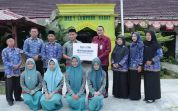 BRI BO Liwa Salurkan Beasiswa YBM BRILiaN untuk 17 Siswa di Lampung Barat dan Pesisir Barat 3 YBM BRILiaN BRI BO Liwa Salurkan Beasiswa untuk 17 Siswa di Lampung Barat dan Pesisir Barat